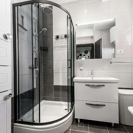 Apartment Aurea Mare Makarska-3br, Sea View & Prime Location