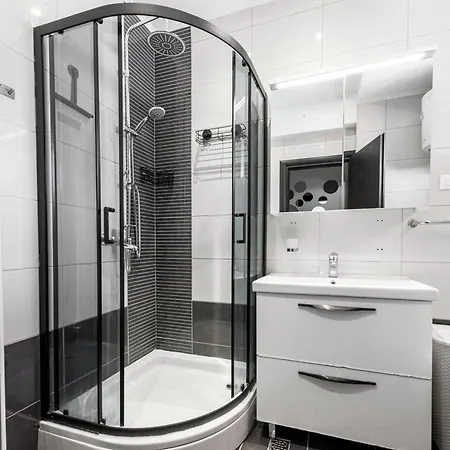 Aurea Mare Makarska-3br, Sea View & Prime Location * Makarska