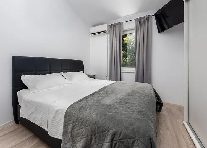 Aurea Mare Makarska-3br, Sea View & Prime Location Appartamento *