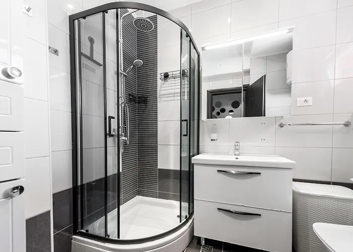 Aurea Mare Makarska-3br, Sea View & Prime Location * Makarska