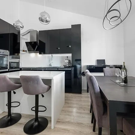 Aurea Mare Makarska-3br, Sea View & Prime Location * Μακάρσκα