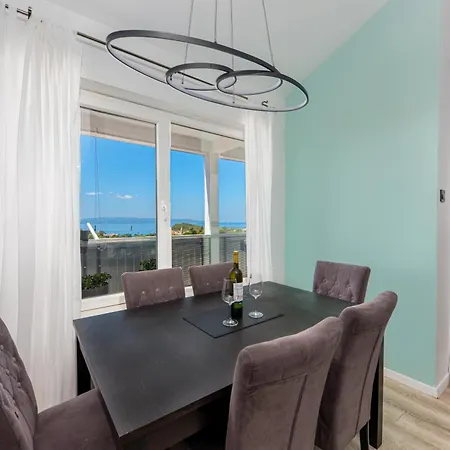 Apartmán Aurea Mare Makarska-3br, Sea View & Prime Location Makarská