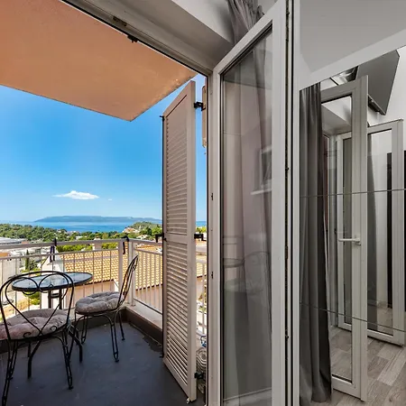 Aurea Mare Makarska-3br, Sea View & Prime Location Διαμέρισμα Μακάρσκα