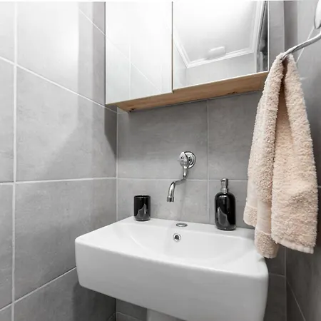 Aurea Mare Makarska-3br, Sea View & Prime Location Apartmán