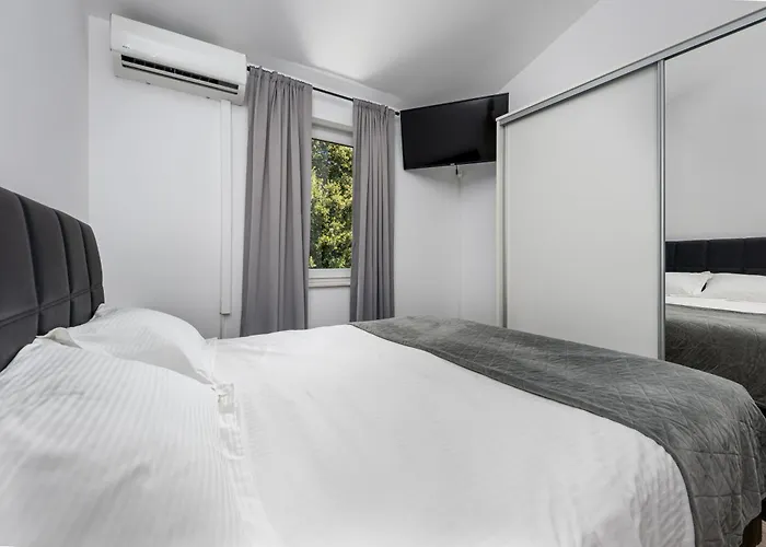 Apartment Aurea Mare Makarska-3br, Sea View & Prime Location *