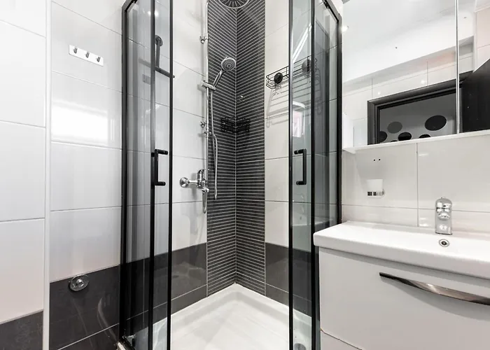 Aurea Mare Makarska-3br, Sea View & Prime Location * Makarska