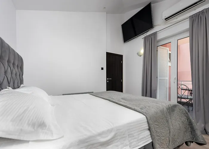 Aurea Mare Makarska-3br, Sea View & Prime Location Makarska