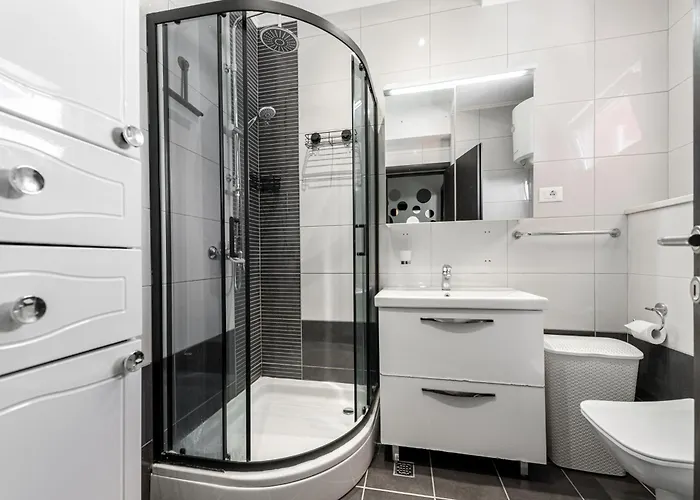 Apartment Aurea Mare Makarska-3br, Sea View & Prime Location